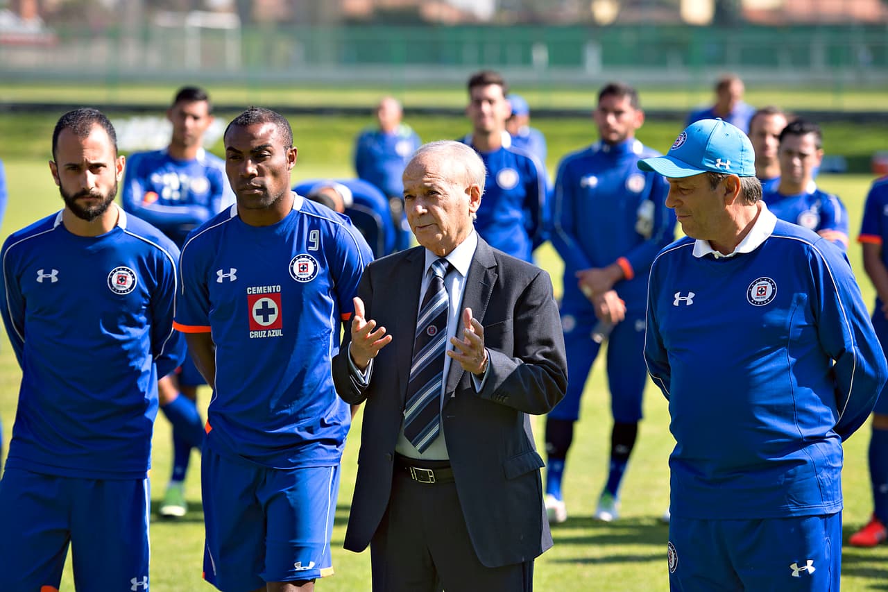 Photo during press Conference Cruz Azul team during the Clausura 2016 tournament League BBVA Bancomer MX. Foto durante la Conferencia de Prensa del Equipo Cruz Azul y Presentacion de sus Refuerzos durante el torneo Clausura 2016 de la Liga BBVA Bancomer MX, en la foto: (i-d), Victor Vazquez, Joffre Guerron, Guillermo Alvarez y el Director Tecnico Tomas Boy 22/01/2016/MEXSPORT/Javier Ramirez.