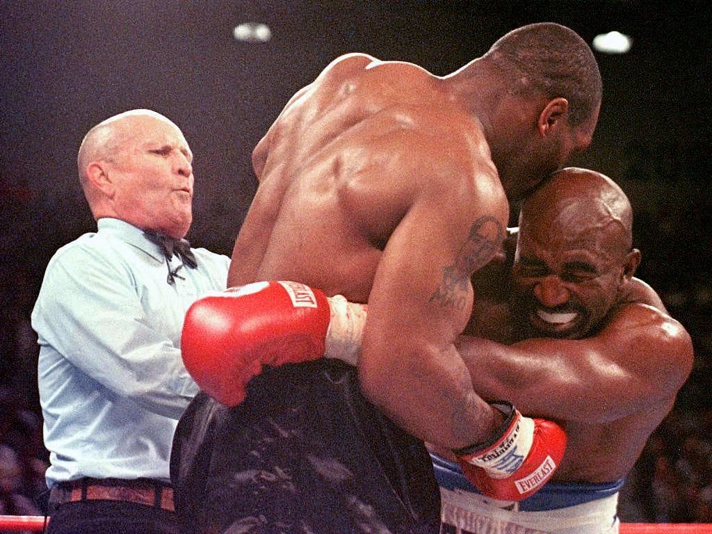Mike Tyson confiesa que mordería de nuevo la oreja de Holyfield