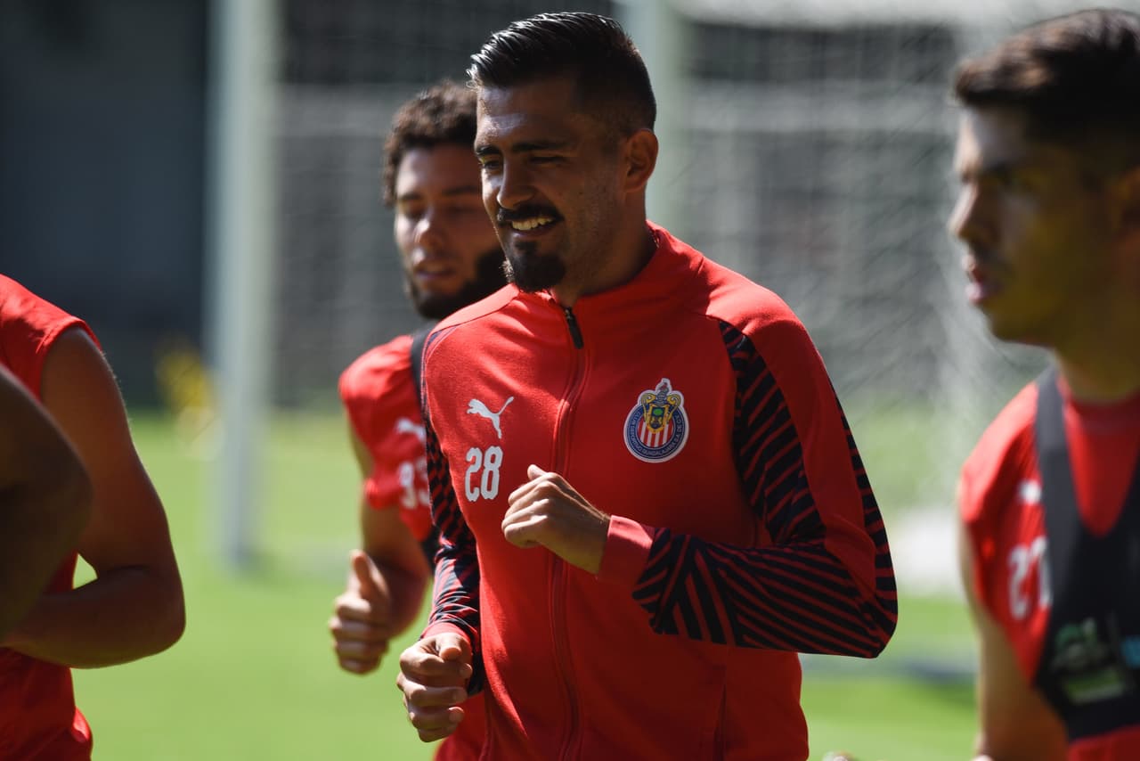 Chivas de Guadalajara vivió una nueva jornada de entrenamiento de pretemporada con la intención de mejorar su camino tras los amistosos con miras a tener buen rendimiento en el Apertura 2019 de la Liga MX.