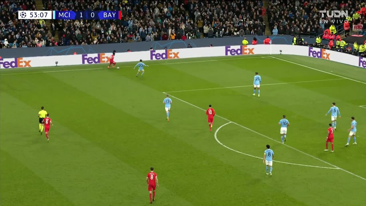 ¡TIRO ATAJADO! disparo por Leroy Sané.