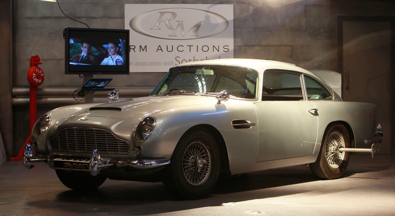 Dr. No (1962) dirigida por Terence Young