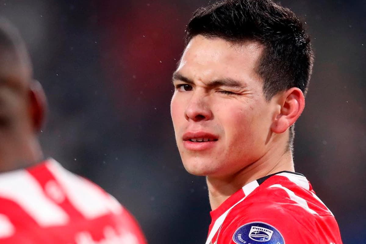 Hirving Lozano (derecha) fue la figura en el triunfo 3-0 del PSV Eindhoven sobre el Herenveen en condición de local.