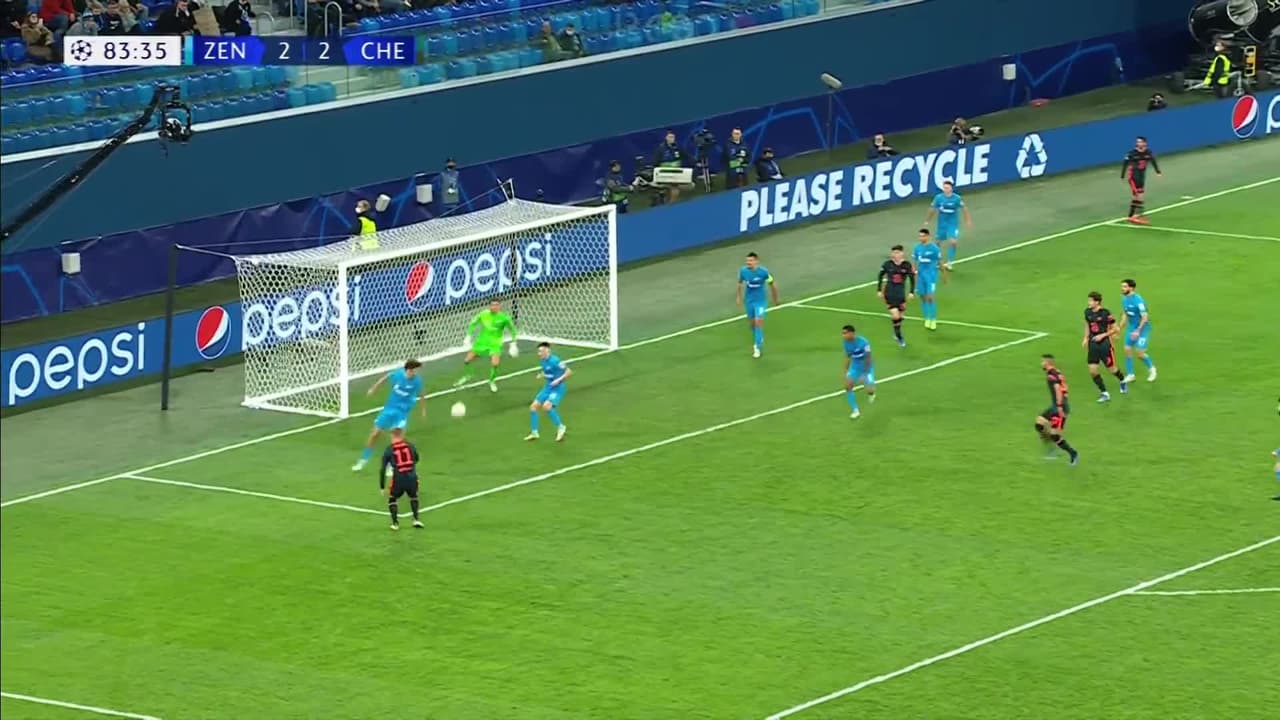 ¡TIRO ATAJADO! disparo por Timo Werner.