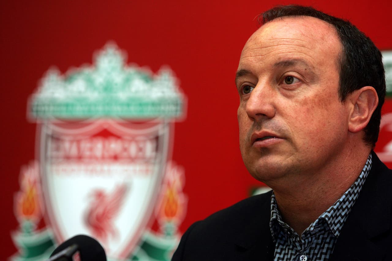 A pesar de la gloria continental, la rotación de Benítez con Liverpool fue criticada porque a nivel local el equipo no logró el anhelado título en la Premier y se vio superado por Manchester United y Chelsea.