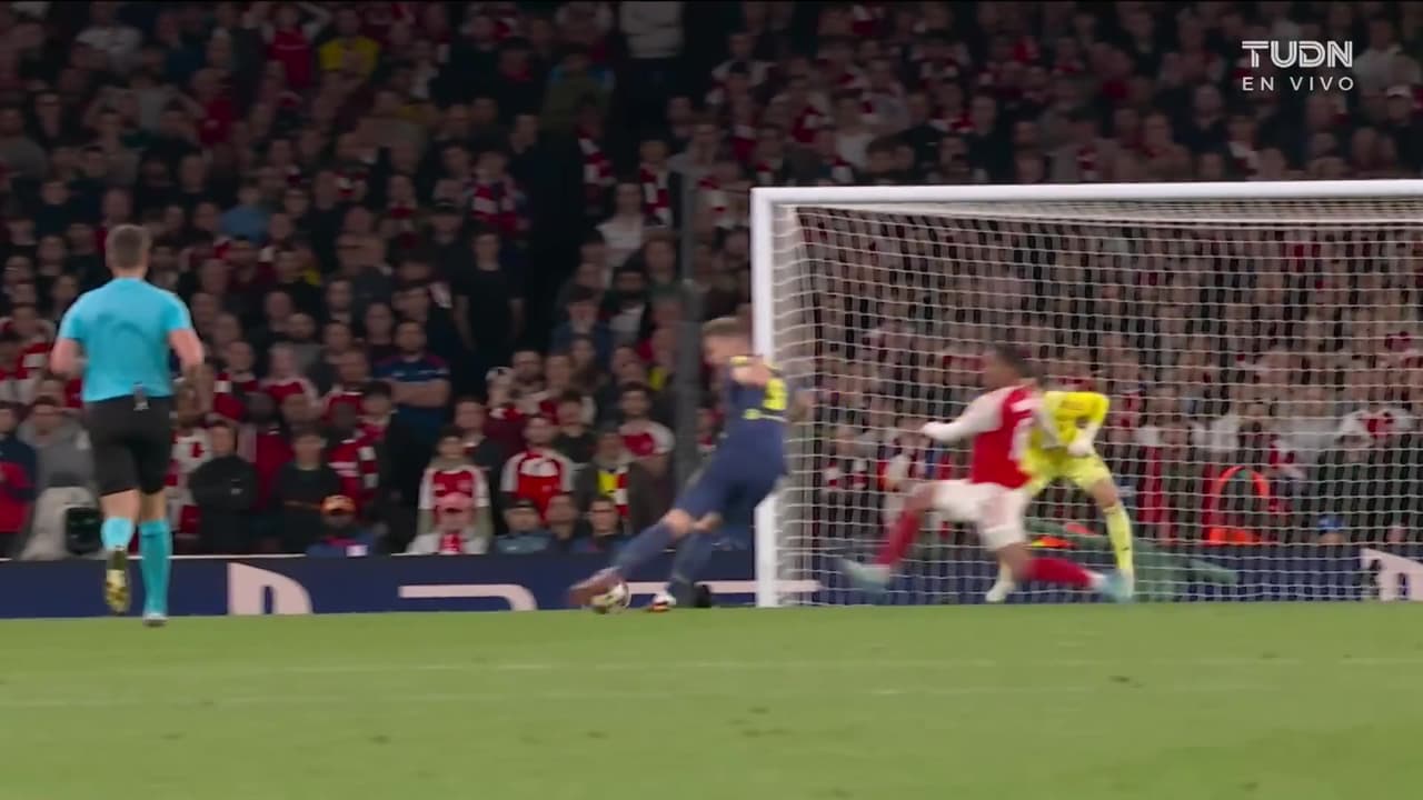 ¡Terrible falla del Atlético de Madrid! Sorloth abanica y se pierde el empate