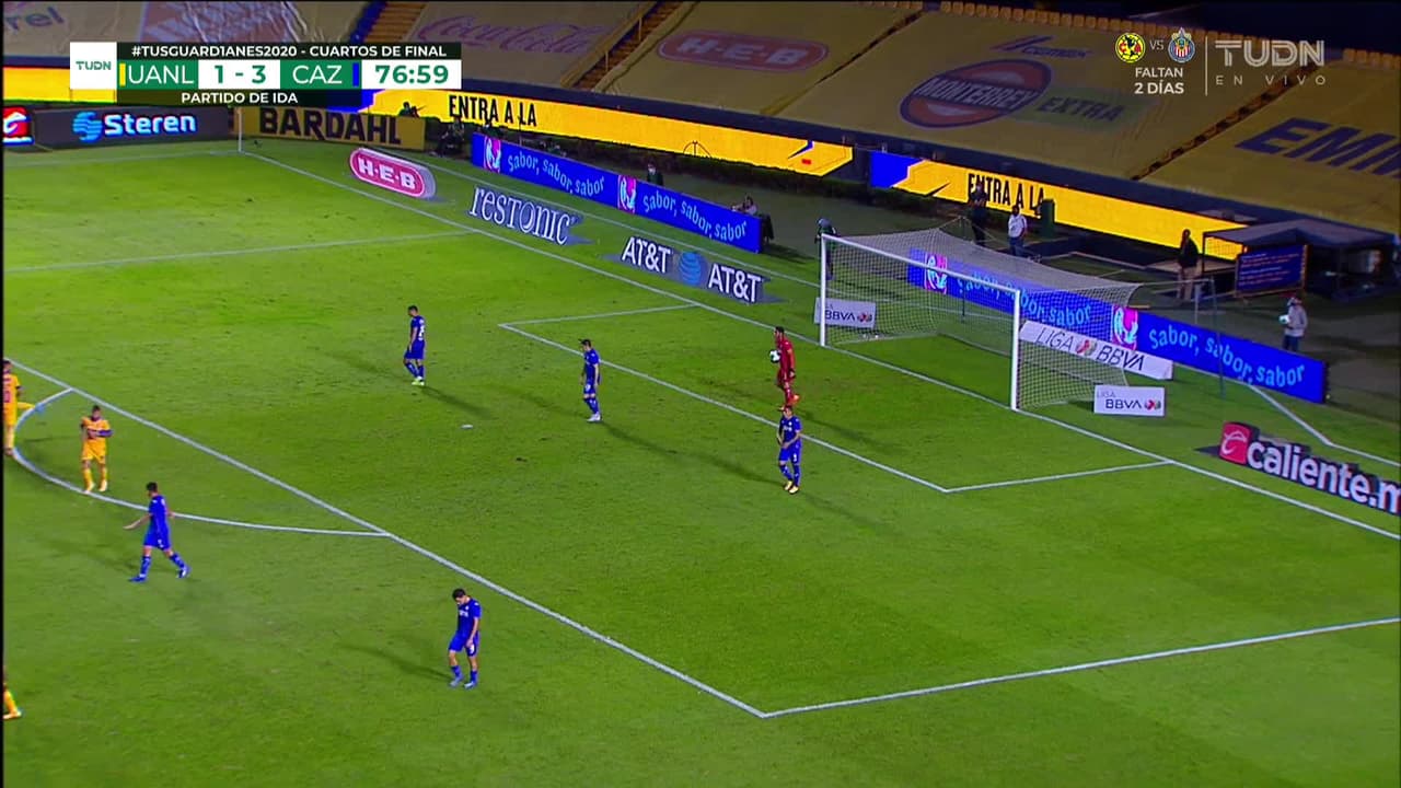 ¡TIRO ATAJADO! disparo por Julian Quiñones.