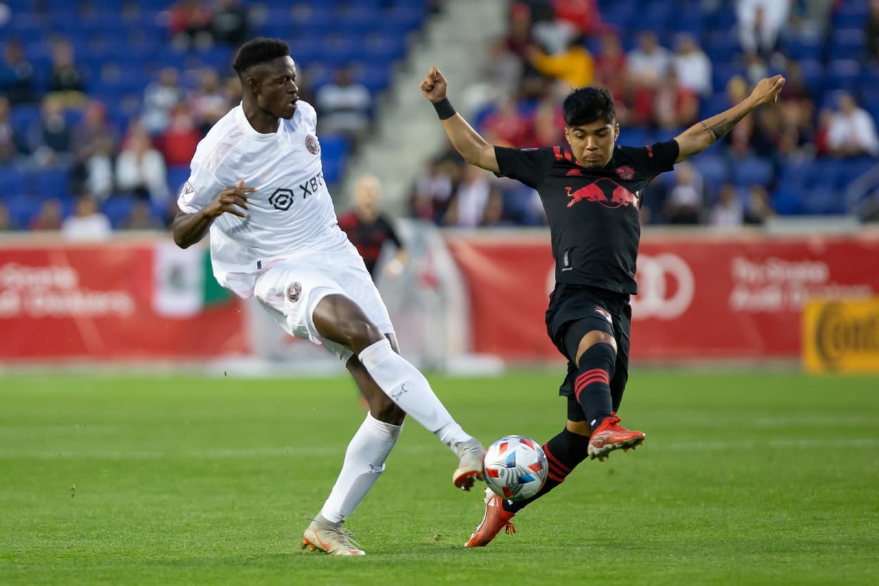 El encuentro era trascendente, y dejó bien parado a los Red Bulls, que ahora están a tres puntos de la zona de acceso a los Playoffs.
<br>