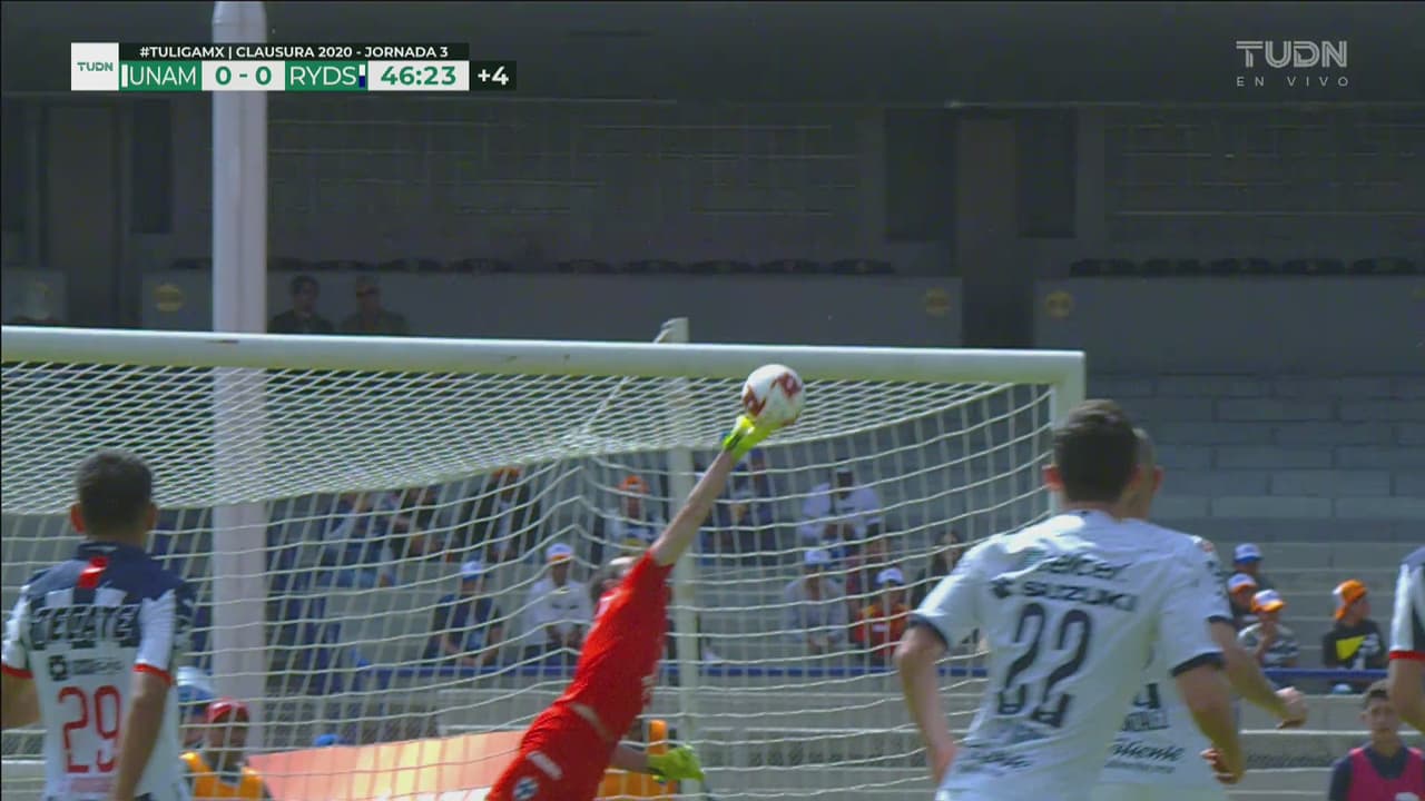 ¡Atajadón de Barovero! Gran disparo Favio que Marcelo desvía