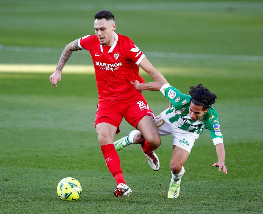 Cayó el empate en el Gran Derbi, donde se enfrentaron el Real Betis y Sevilla, con marcador 1-1. El primer gol cayó por parte de Suso al minuto 48, pero seguido a éste, los verdiblancos igualaron el partido gracias a la anotación de Sergio Canales. El mexicano Diego Lainez fue titular durante el encuentro.