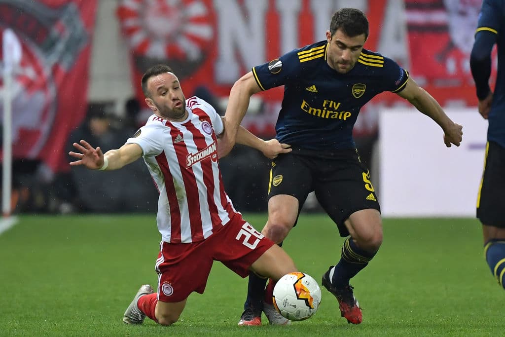 Semedo del Olympiacos se hace acreedor a una tarjeta amarilla y se perderá el próximo partido.