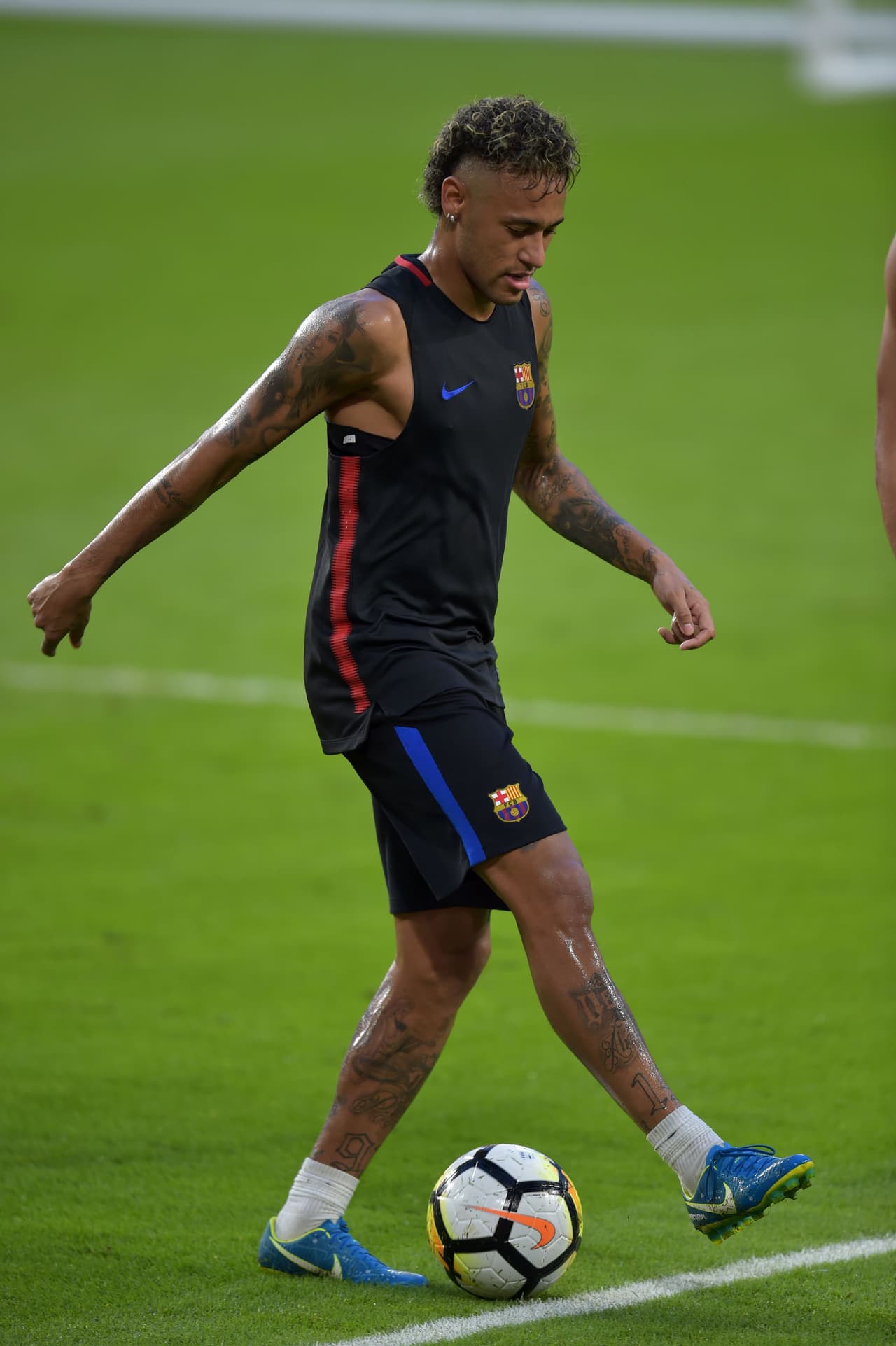 "Ney tiene que hablar", fue la otra sentencia del capitán Iniesta.