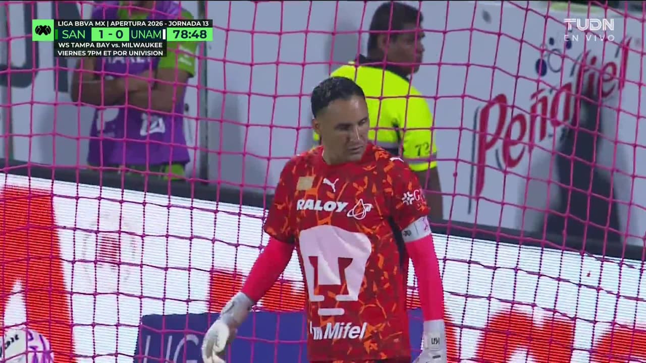 ¡GOL!  anota para Santos Laguna. Franco Pardo