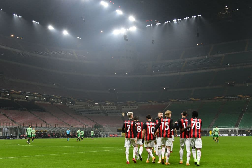 Lluvia de goles cayó en San Siro, donde el Milan se lleva la victoria 4-2 ante el Celtics en la UEFA Europa League. Tom Rogic abrió el marcador para la escuadra verde y Odsonne Edouard los ponía ya dos tantos arriba, pero la escuadra rossonera despertó y anotó cuatro tantos por parte de Calhanoglu, Castillejos, Hauge y Díaz durante la quinta Jornada.