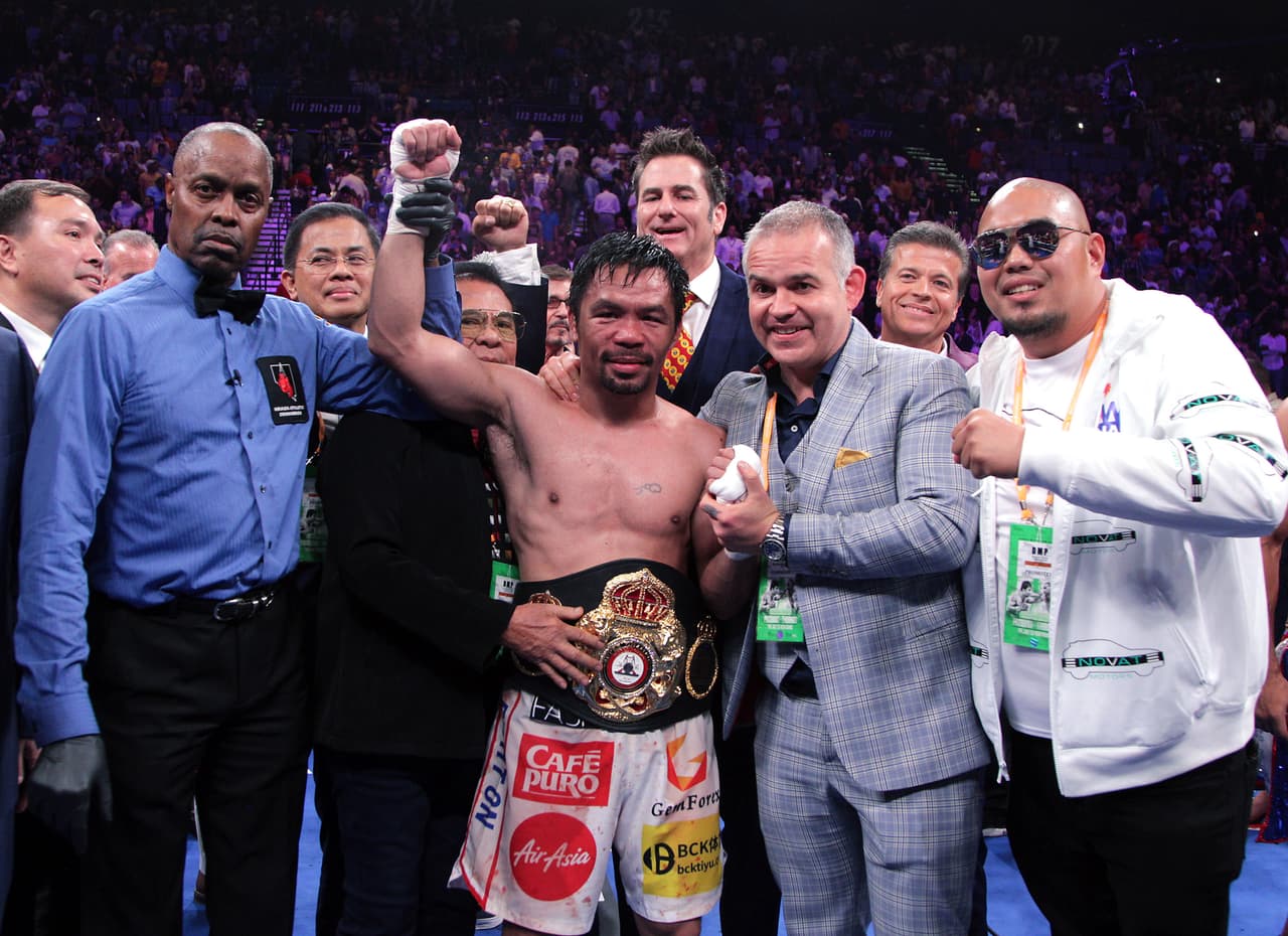 Manny Pacquiao contempla pelear con Mikey Garcia
