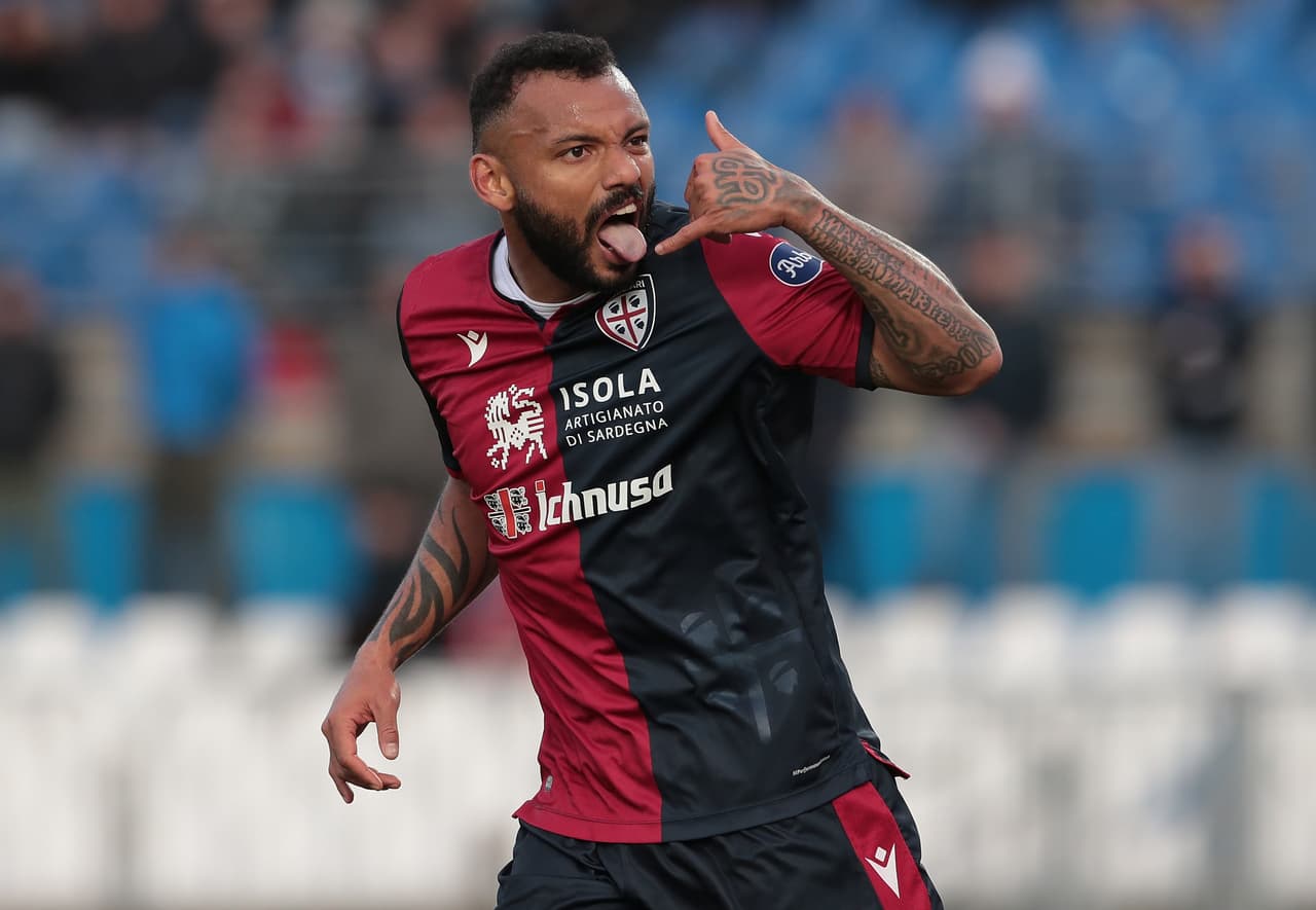 14 Joao Pedro – Cagliari | El brasileño ha marcado 16 tantos en 25 compromisos. Su promedio es de 0.64 goles por partido de la Serie A.