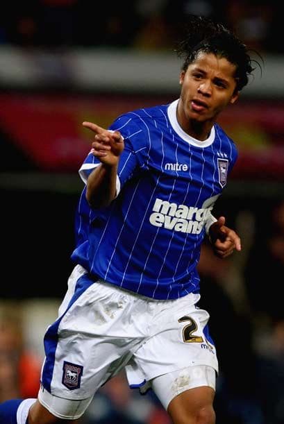 Incluso tuvo un breve paso por el Ipswich Town del Football League Championship, con 8 juegos y 4 goles.