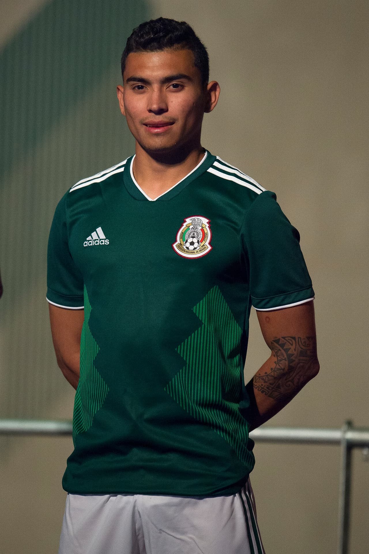 Oribe Perlta, Orbelín Pineda, Jesús Moilina, Edson Álvarez y Rodolfo Cota fueron algunos jugadores que presentaron la nueva casaca de cara a la justa mundialista.