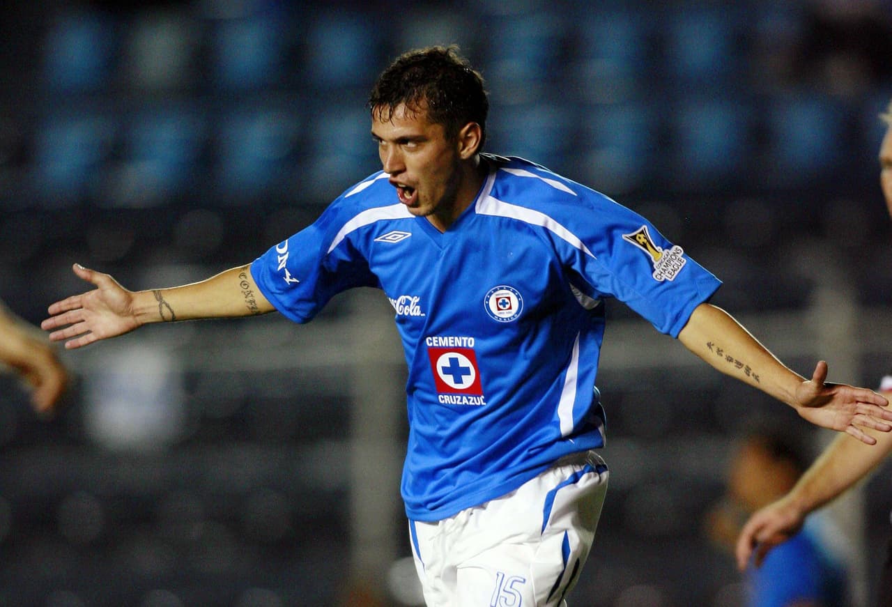 Dentro de la paternidad americanista del 2004 al 2010 sobre el Cruz Azul, la Máquina le pudo ganar un encuentro pero fue amistoso en el 2008, gracias a dos goles de Nicolás Vigneri, por los azulcremas descontó Alfredo Moreno.