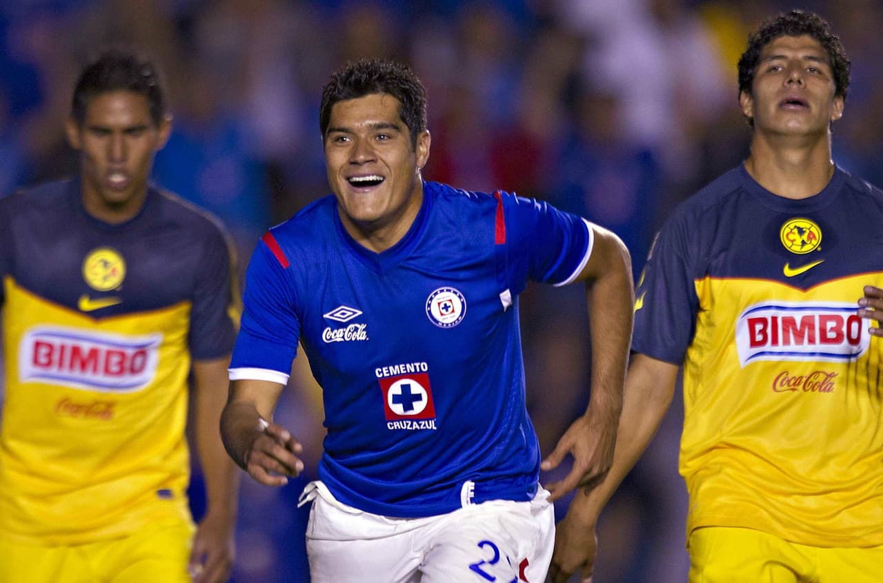 El encuentro entre estas escuadras que fue ganado por el Cruz Azul con marcador de 3-1, por los celestes marcó en dos ocasiones Emanuel Villa y cerró la cuenta Javier Orozco, mientras que por los de Coapa descontó Daniel Montenegro también está considerado como uno de los más intensos.
