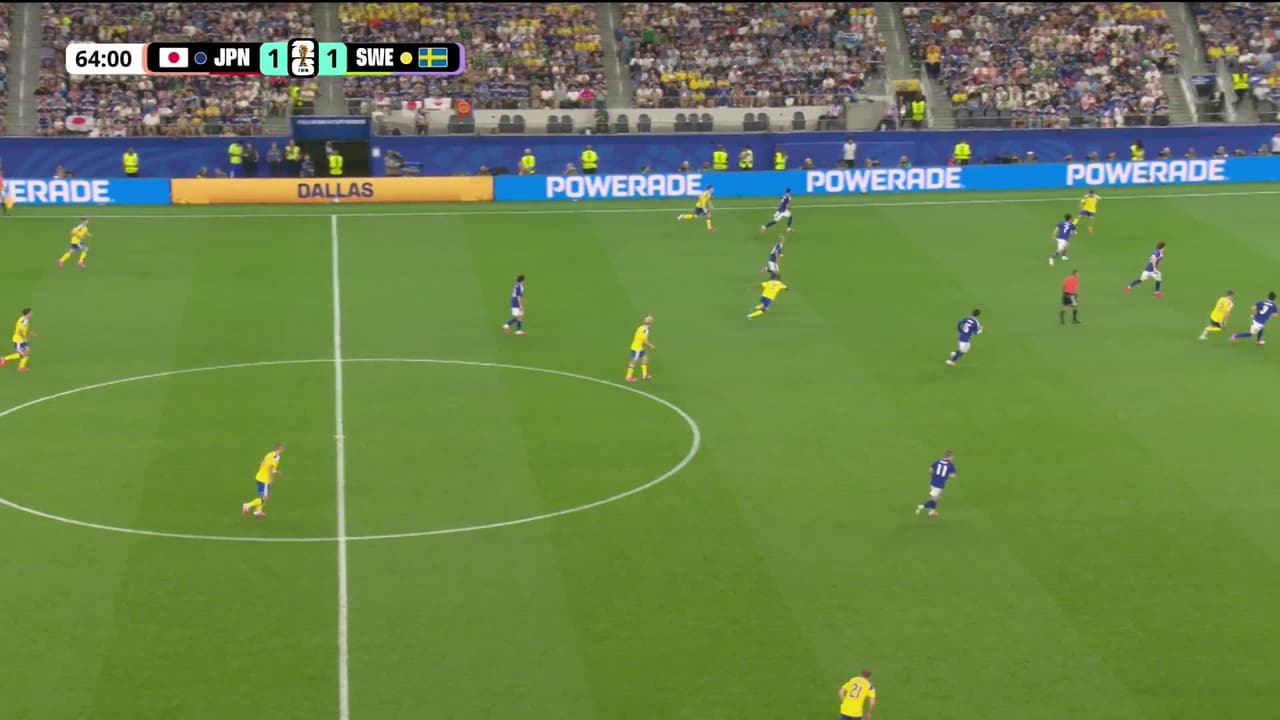 ¡TIRO ATAJADO! disparo por Alexander Isak.