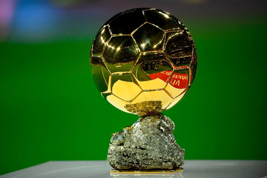 El Balón de Oro lo entrega la revista "France Football" desde 1956 al mejor jugador del mundo.