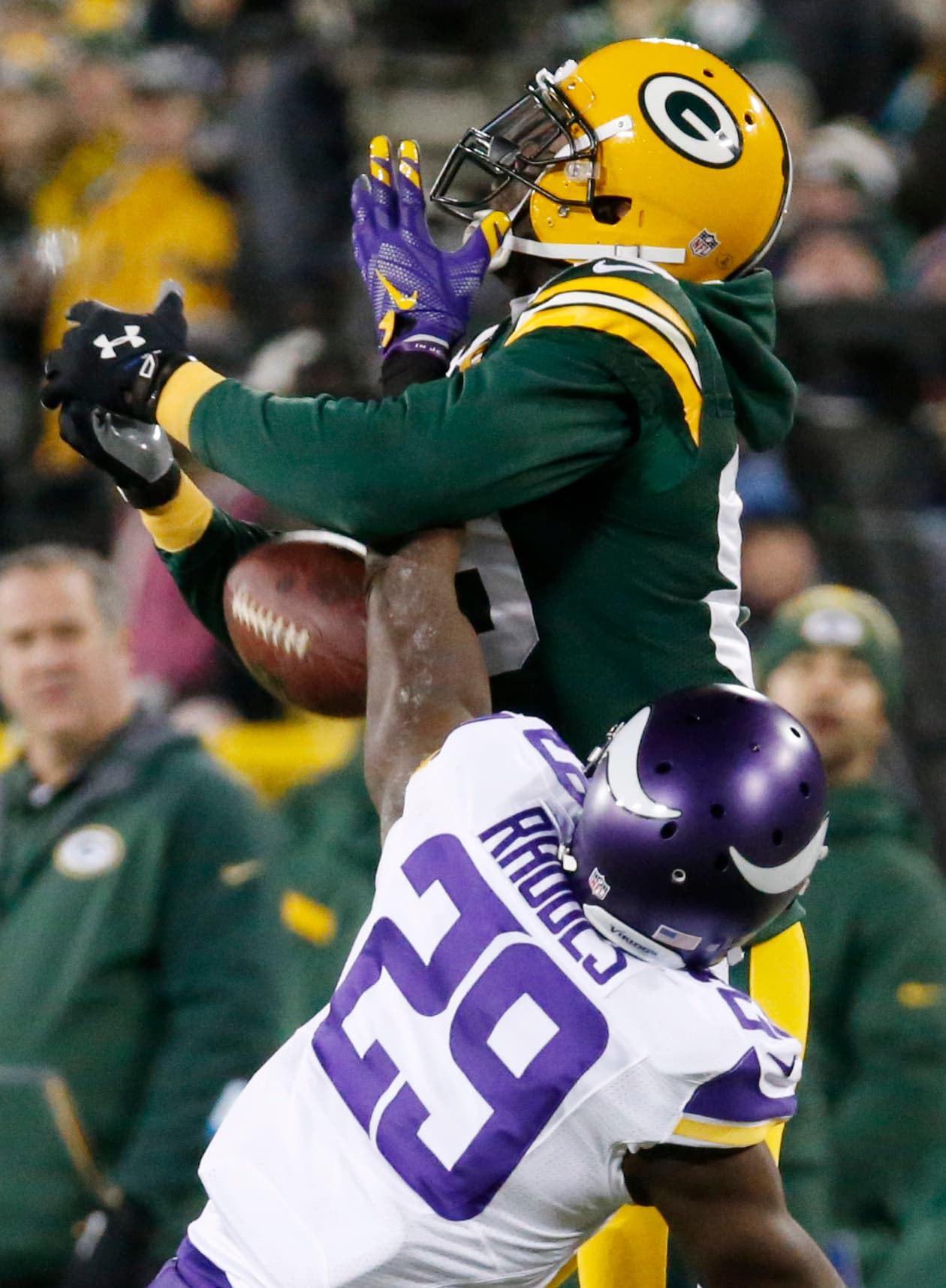 Los Vikings se coronan en la Norte NFC al derrotar a los Packers 20-13. Checa las mejores tomas del partido.