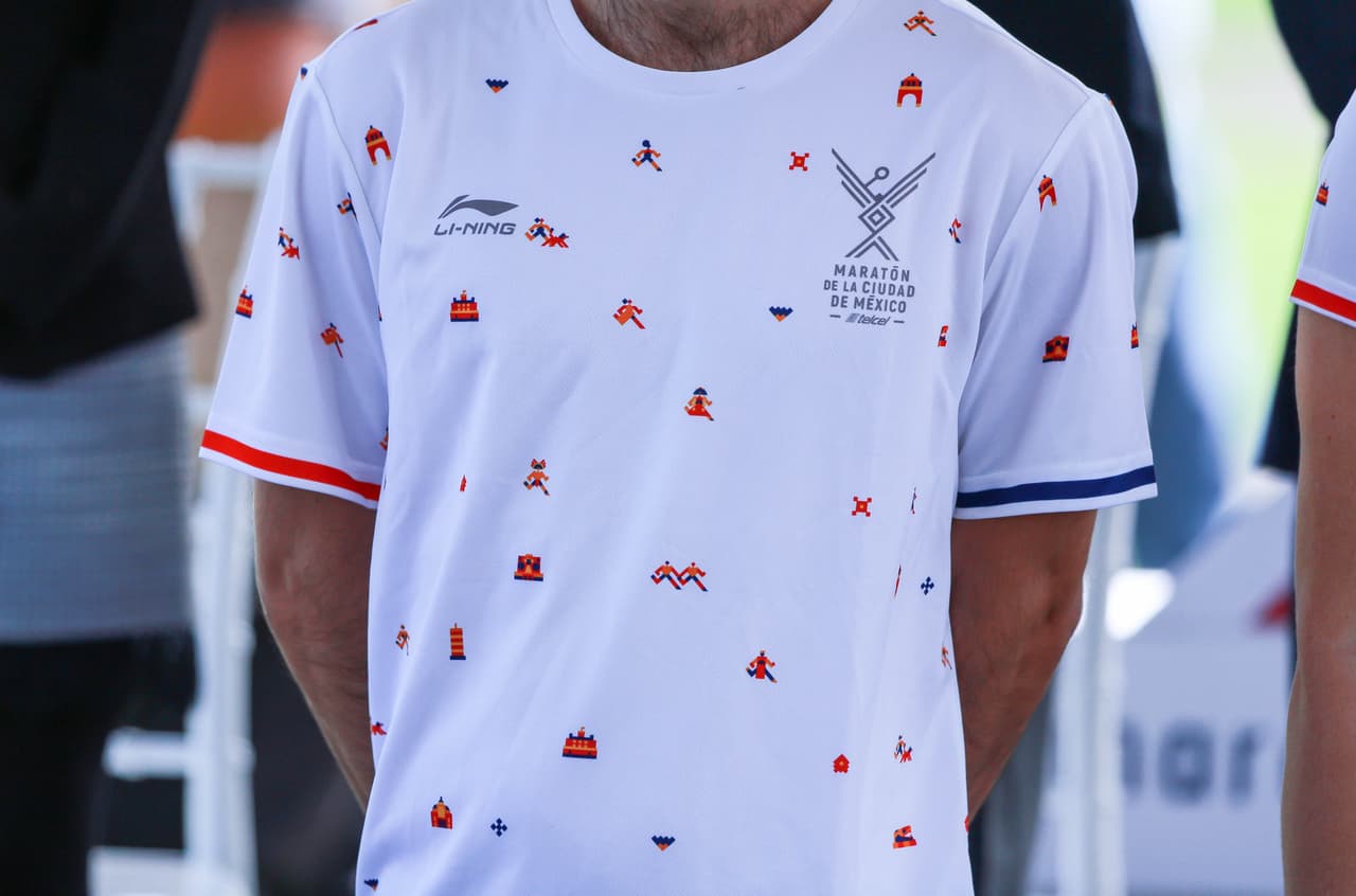 La Medio Maratón de Ciudad de México, que se celebrará el 28 de julio con el aval de la Asociación Internacional de Federaciones de Atletismo (IAAF), presentó sus playeras, indumentaria y medallas en un evento en la Boblioteca de la UNAM.