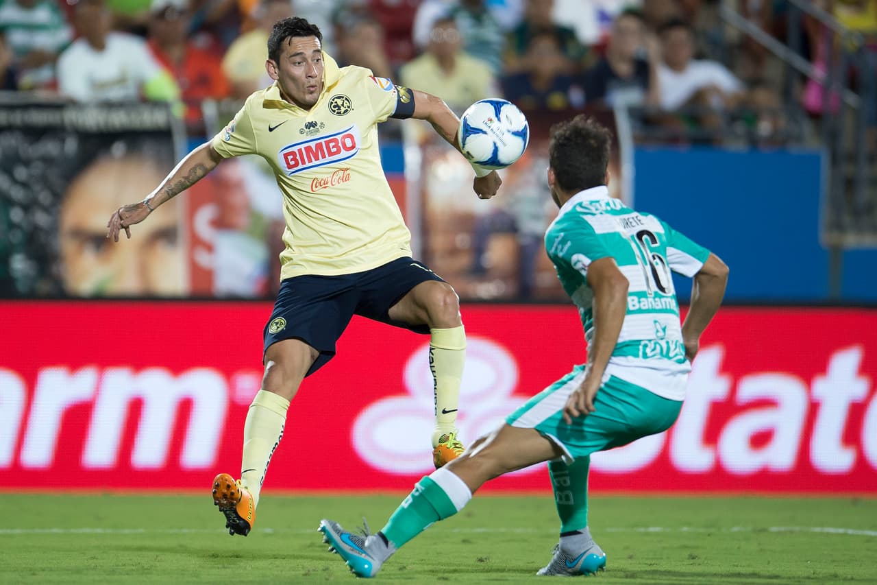 Rubens Sambueza: Al capitán americanista les costó el partido, falló pases sencillos y no mostró su calidad de juego que nos tiene acostumbrados algo que provocó que América no generara mucho peligro en el arco rival. Calificación 7.