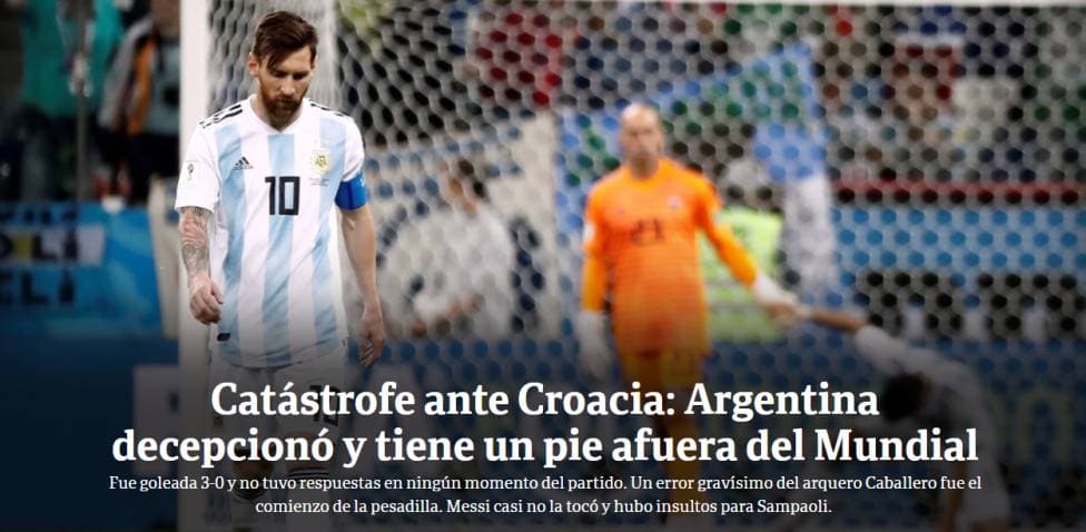 La edición digital de
<i>Clarín</i> también usa como foco gráfico a Messi.
