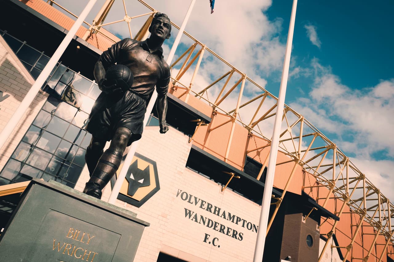 Una bella postal del estadio Molineaux de Wolverhampton Wanders F.C.