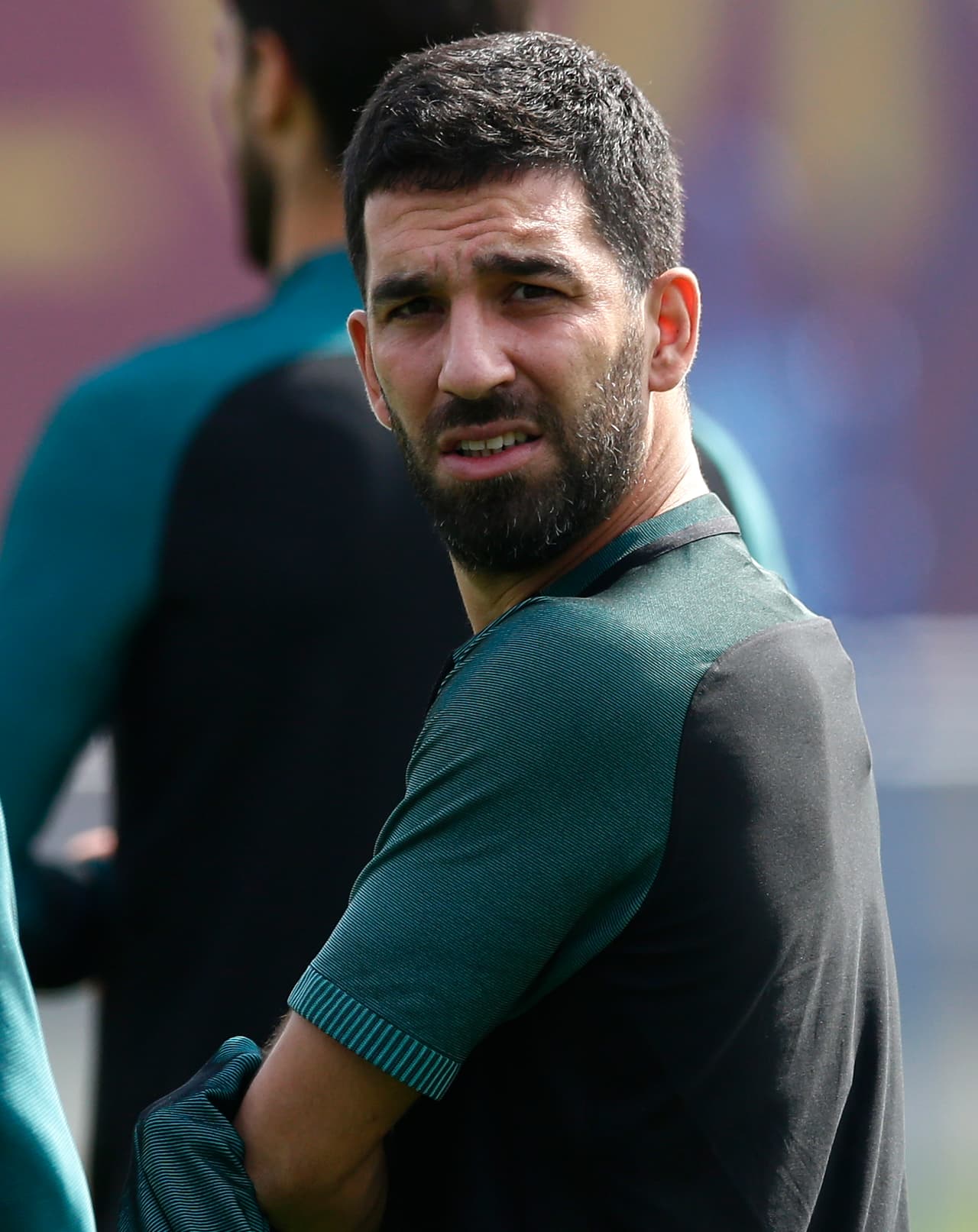 El turco Arda Turán también tendría la puerta de salida abierta en el Barcelona por los pocos minutos jugados en el útlimo tiempo. Se ha hablado de la posibilidad de irse a Inglaterra con el Everton.