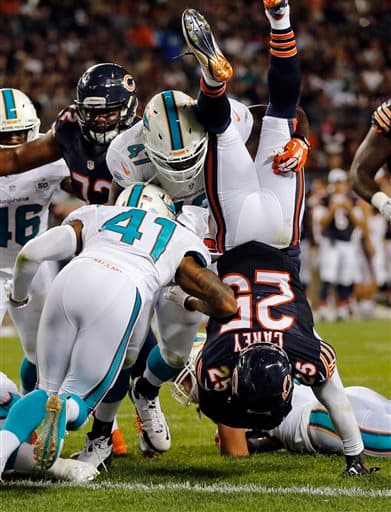 Los Chicago Bears con 27 puntos derrotaron a los Miami Dolphins (27-10).