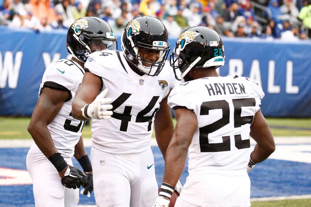 13) 
<b>Jacksonville Jaguars</b>. La ofensiva será un tema, pues necesitan de la carrera para funcionar, pero a la defensiva, este equipo está para meterle miedo a cualquier ataque, por prolífico que sea.