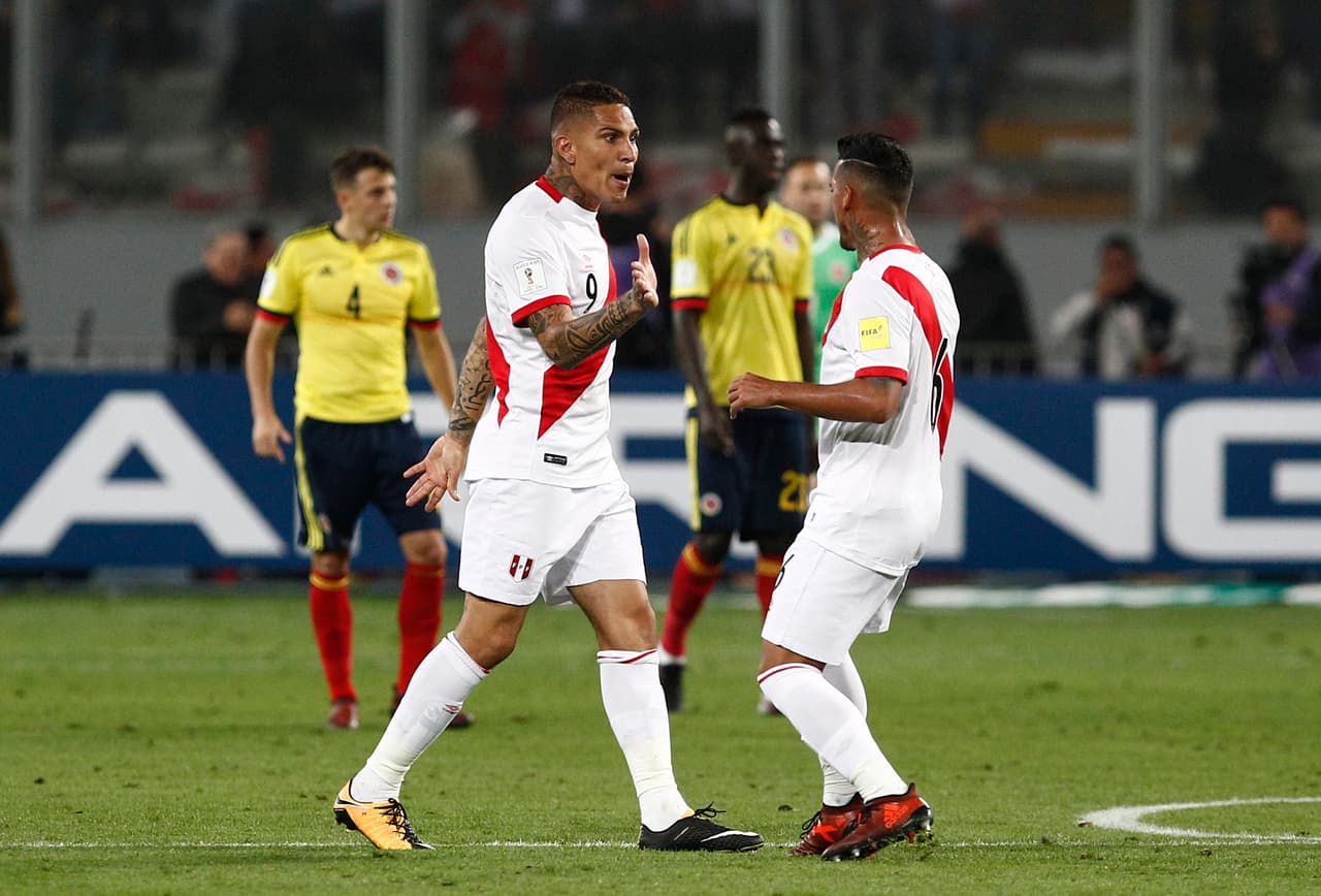 La 'Guerrerodependencia' de Perú en el ataque quedó confirmada en el partido contra Colombia, empate 1-1, donde un tiro libre del jugador fue determinante para alcanzar el repechaje.