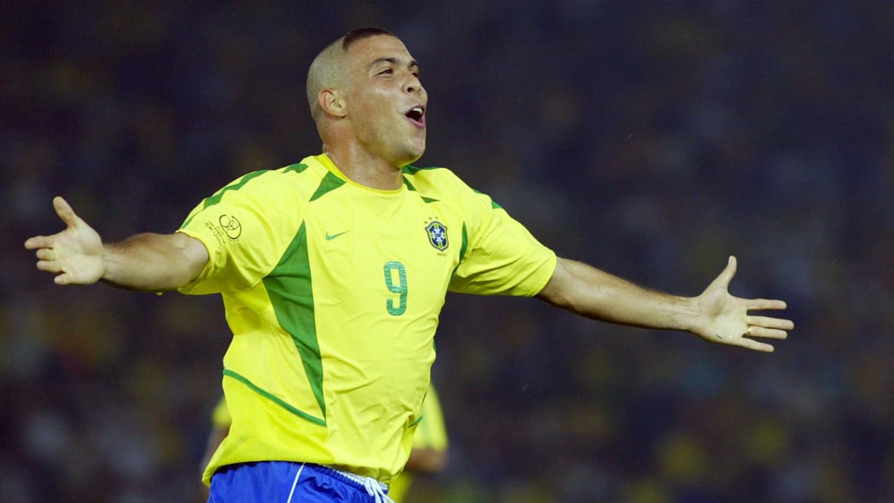 Ronaldo se disculpa por horrible corte de pelo de 2002