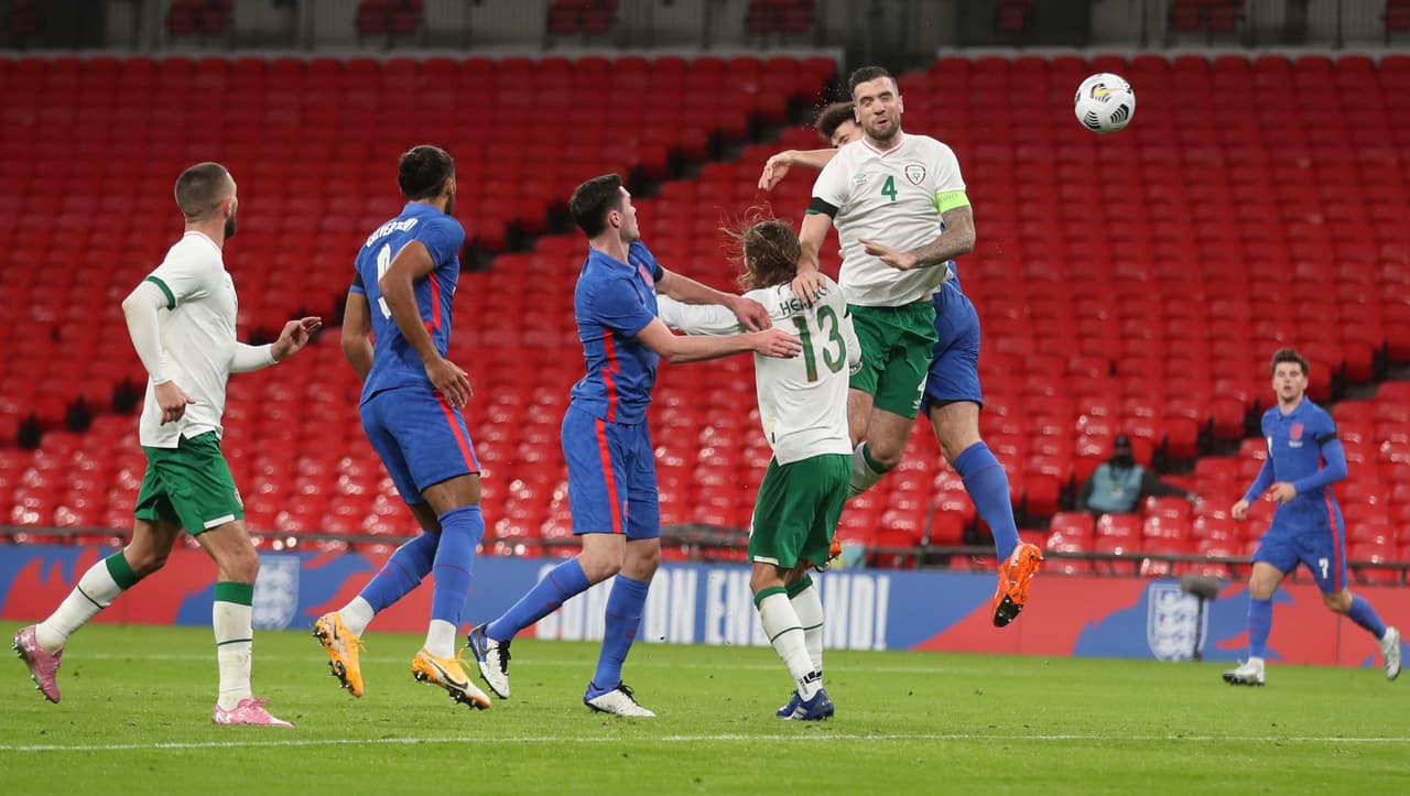 En duelo de preparación a la quinta fecha de la Nations League, el cuadro inglés goleó en Wembley. | Maguire (18’) abrió el marcador, Sancho (31’) hizo el segundo y Calvert-Lewin (56’) selló la goleada. Inglaterra se medirá a Bélgica e Irlanda se enfrentará a Gales en la J5 de la justa europea.