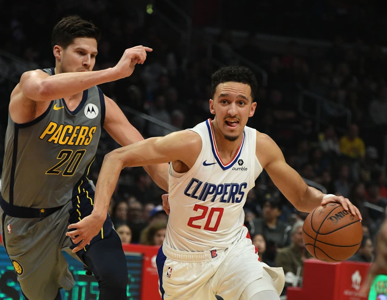 Indiana 109-115 LA Clippers. Para los Pacers (44-28) es la tercera derrota seguida en su gira por el Oeste y que les hizo caer al cuarto sitio del Este, en tanto que los Clippers (42-30) lograron su tercer triunfo consecutivo y uno muy importante que los pone a tres juegos del cuarto lugar de su Conferencia.