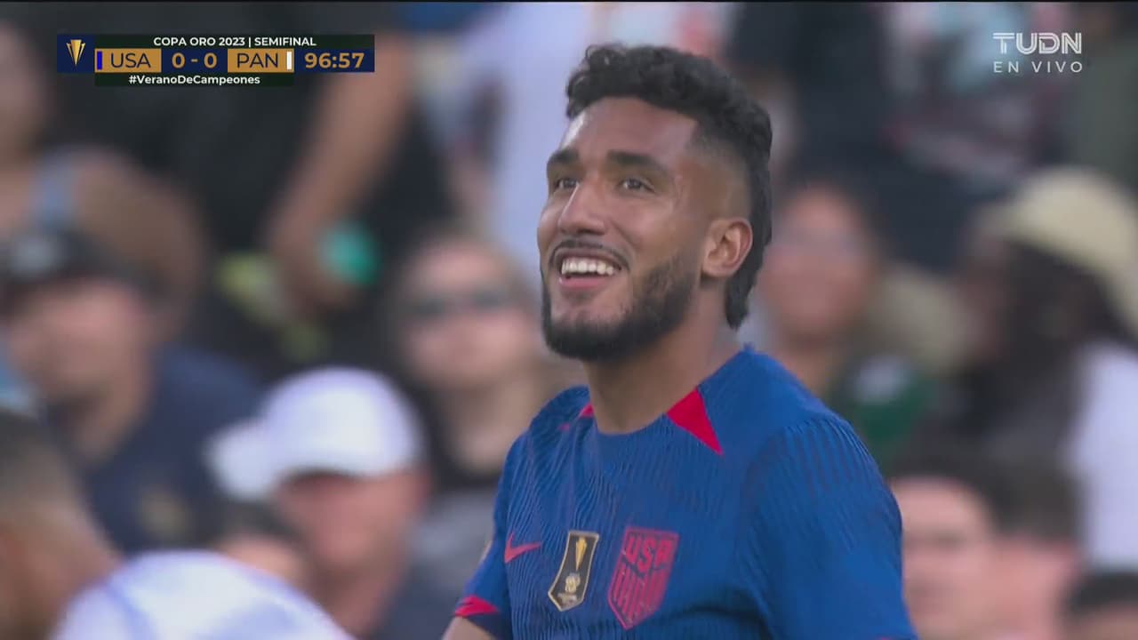 Cabezazo de Ferreira directo a Mosquera, EEUU vuelve a llegar con peligro