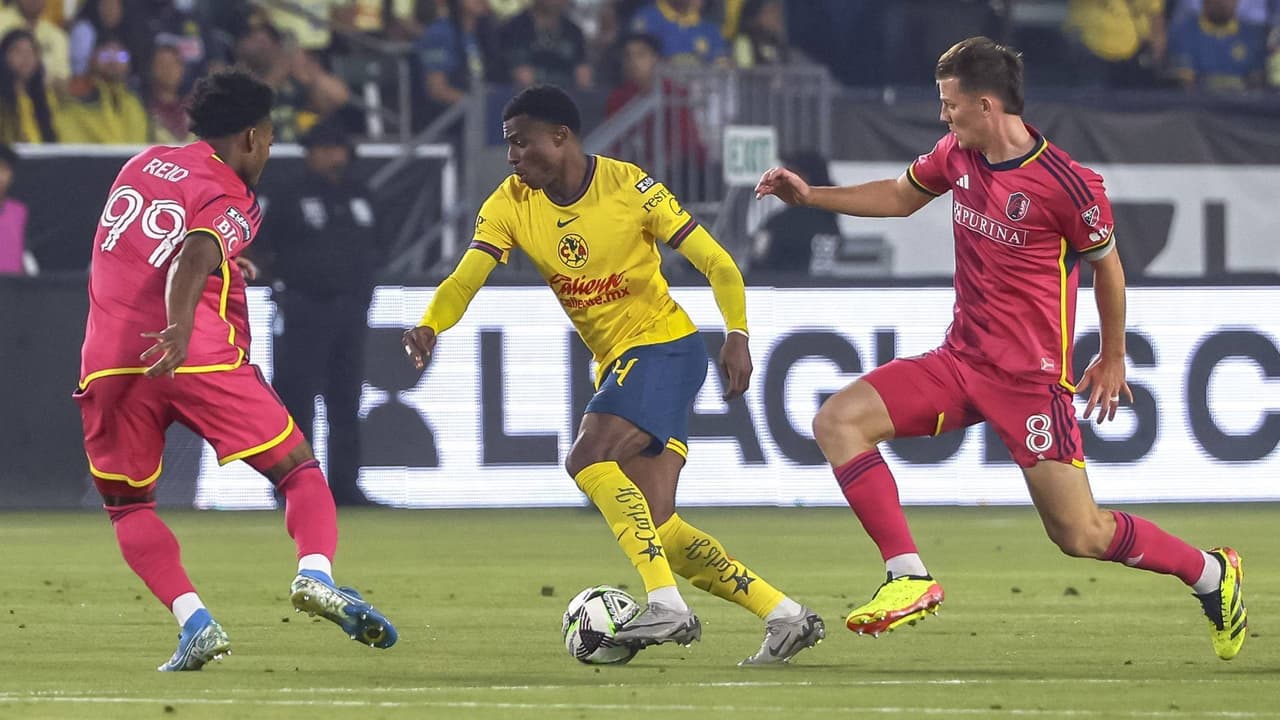 Javairo Dilrosun sufre lesión en partido del América en la Leagues Cup