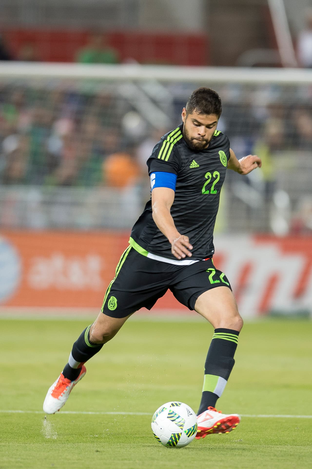 Néstor Araujo: Calificación 7: El capitán del Tri en este partido, tuvo una actuación destacada, no perfecta pero si buena. Araujo siempre estuvo atento a los ataques rivales y cortaba todo los embates senegalenses.