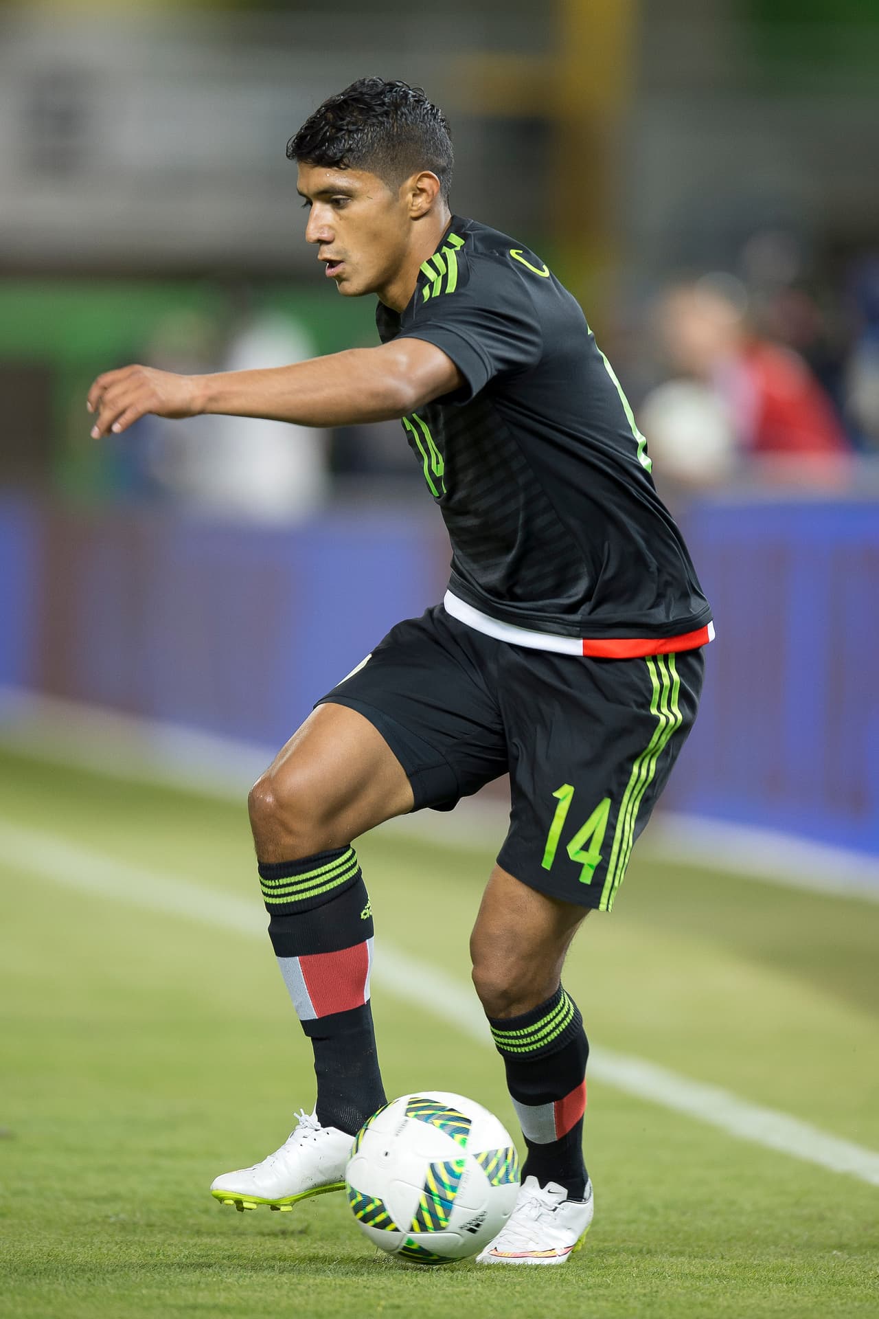 Cándido Ramírez generó un gol por la banda izquierda al mandar un centro perfecto para que Dueñas abriera el marcador, mientras que Pizarro marcó la segunda anotación con un cabezazo tras pase de Lozano. Pero Pizarro dejó claro que será un elemento indispensable para Juan Carlos Osorio.