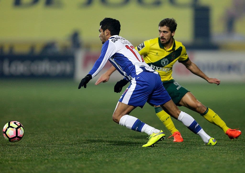 Porto domina, pero empata sin goles ante Paços Ferreira; Herrera y Corona fueron titulares
