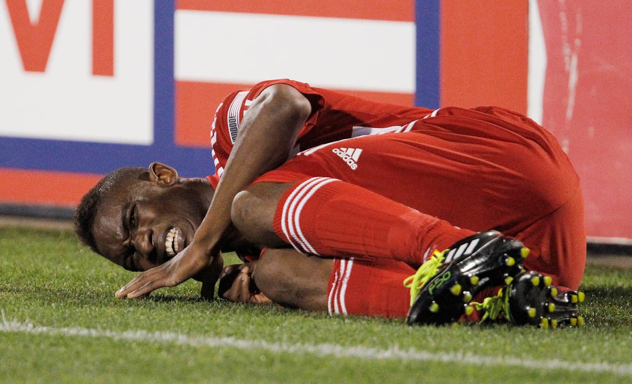 Como suele suceder con los jugadores del estilo encarador, Castillo es freceuente víctima del juego fuerte. Sin embargo, a pesar de su juventud, sabe asimilar con experiencia esa dificultad.