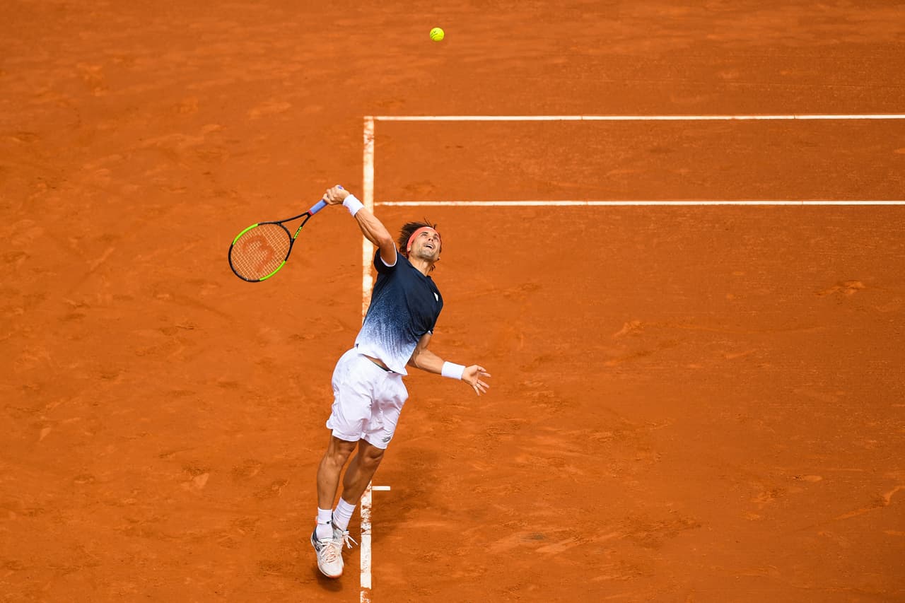 Consciente de que estaba ante su última oportunidad de doblegar al número 2 del mundo en Barcelona, Ferrer empezó fuerte y estuvo a punto de romperle el servicio a Nadal en el primer juego del partido.
