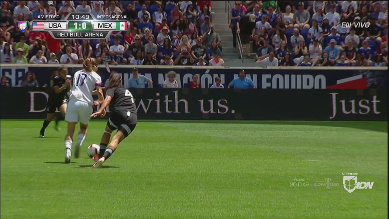 ¡Qué regalito! México se desconcentra y Tobin Heath pone el 1-0 de Estados Unidos