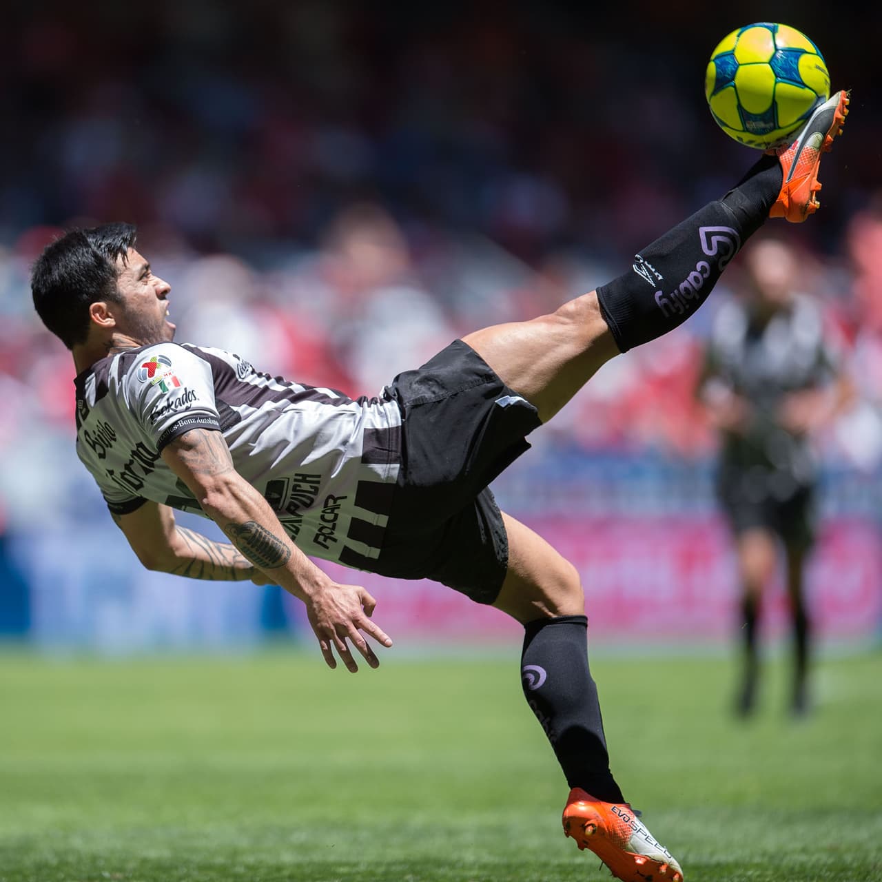 Nominado a mejor medio ofensivo: el chileno Edson Puch.