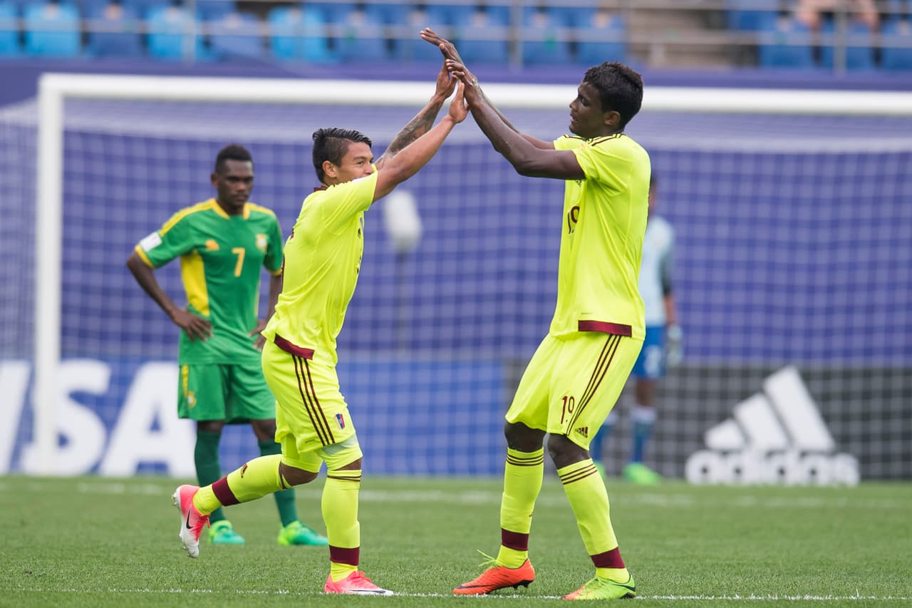 A los 10 minutos del segundo tiempo, Farinez puso el 4-0 y la goleada ya estaba más que confirmada.