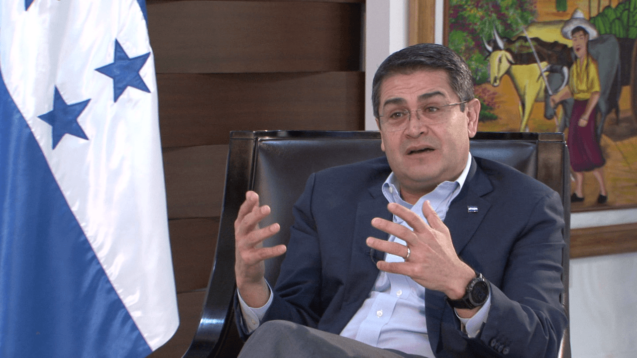 Juan Orlando Hernández, indultado por Trump, insiste que fue víctima de una conspiración 