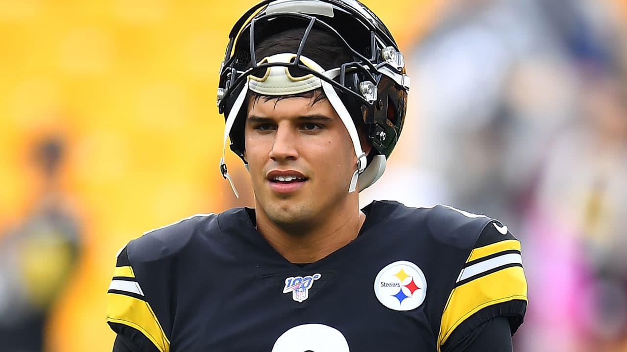 La NFL multa a Mason Rudolph y 32 jugadores más 