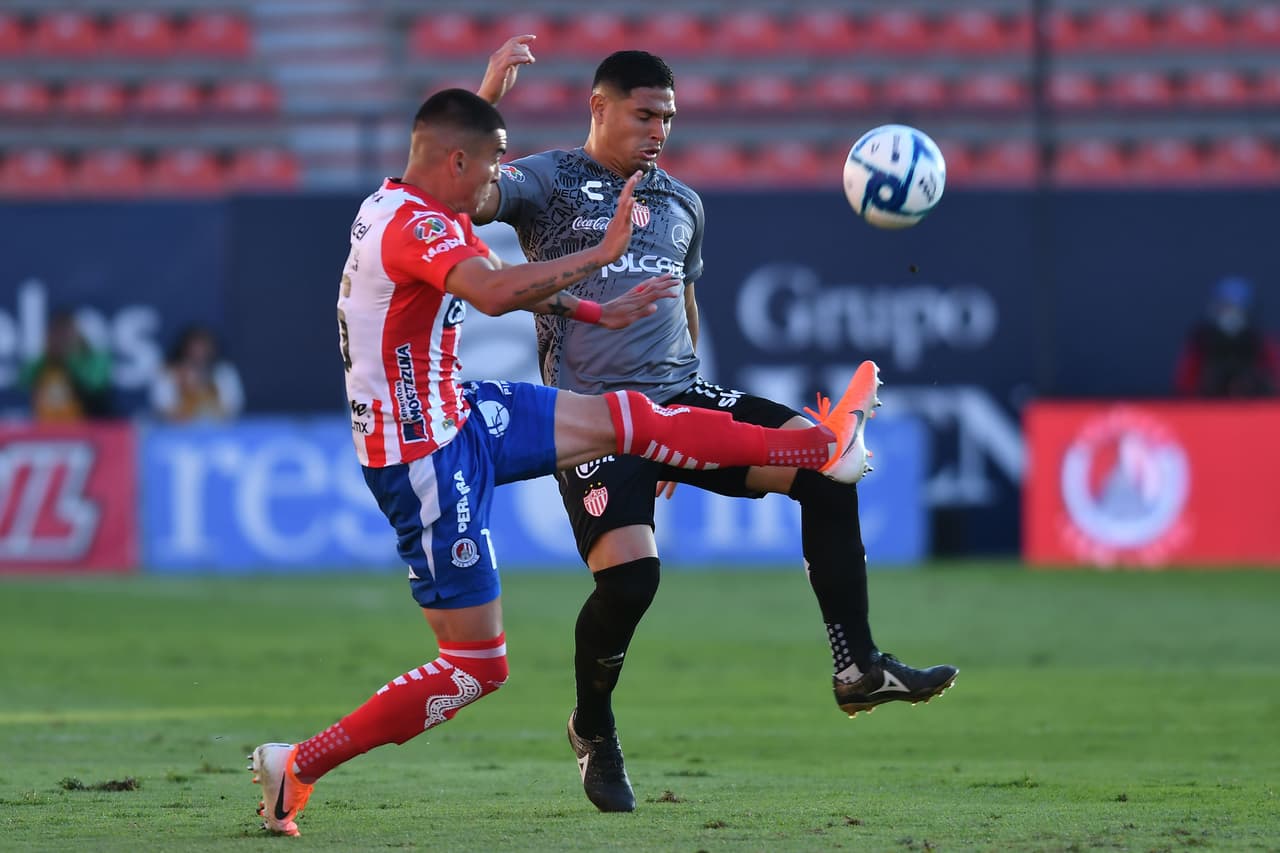 Con goles de Mauro Quiroga al 32 y Cristian Calderon al 90+3 el Necaxa se impone de visita 0-2.
